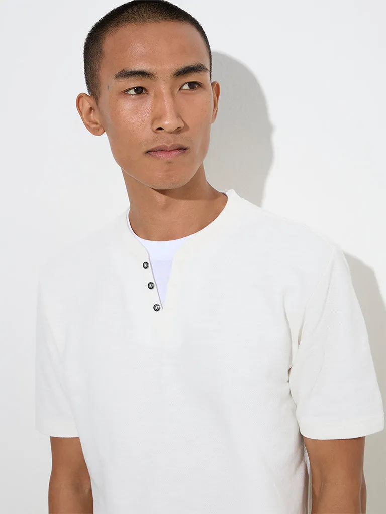 ETA Off-White Solid Slim-Fit Cotton T-Shirt