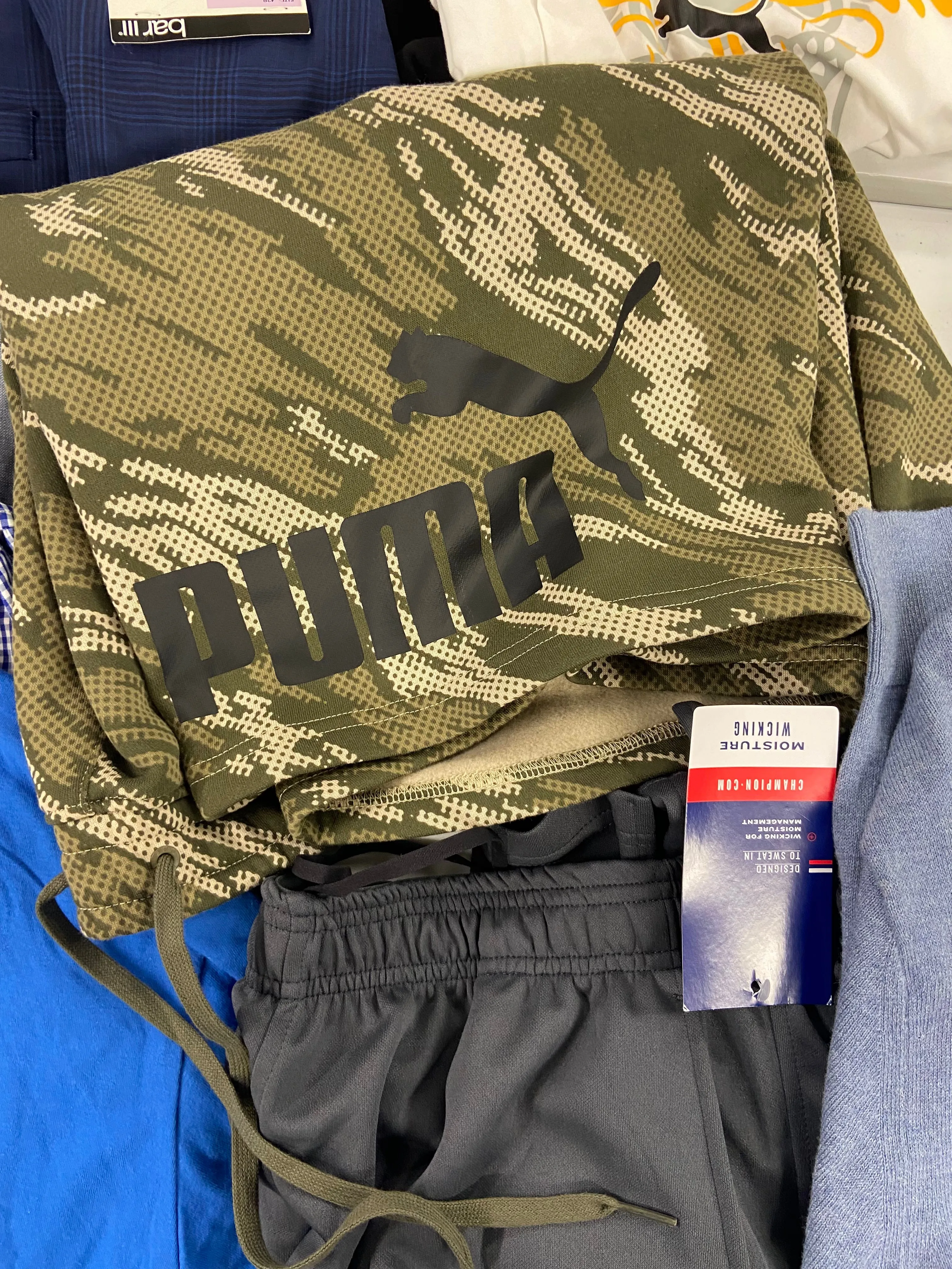Men's Clothing Assorted Wholesale Lot, NAUTICA, LUCKY BRAND, PUMA, NICK GRAHAM, BASS HYBRID, INC and more, 14 items, Shelf Pulls, MSRP $1,131