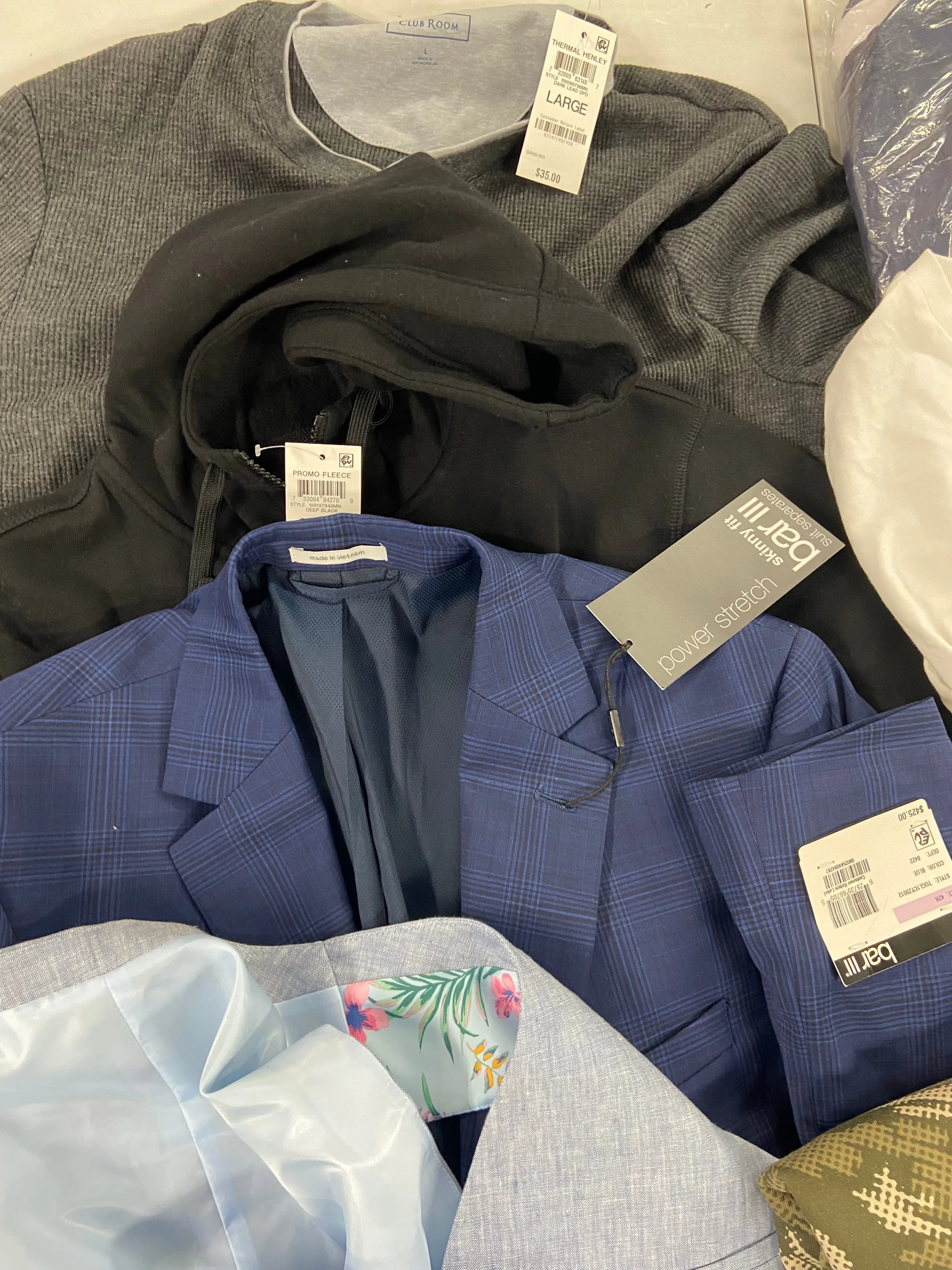 Men's Clothing Assorted Wholesale Lot, NAUTICA, LUCKY BRAND, PUMA, NICK GRAHAM, BASS HYBRID, INC and more, 14 items, Shelf Pulls, MSRP $1,131